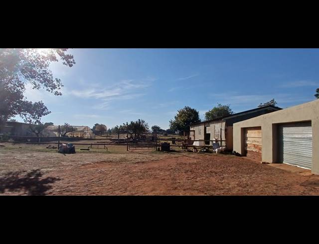 3 BEDROOM FREEHOLD FOR SALE IN TARLTON